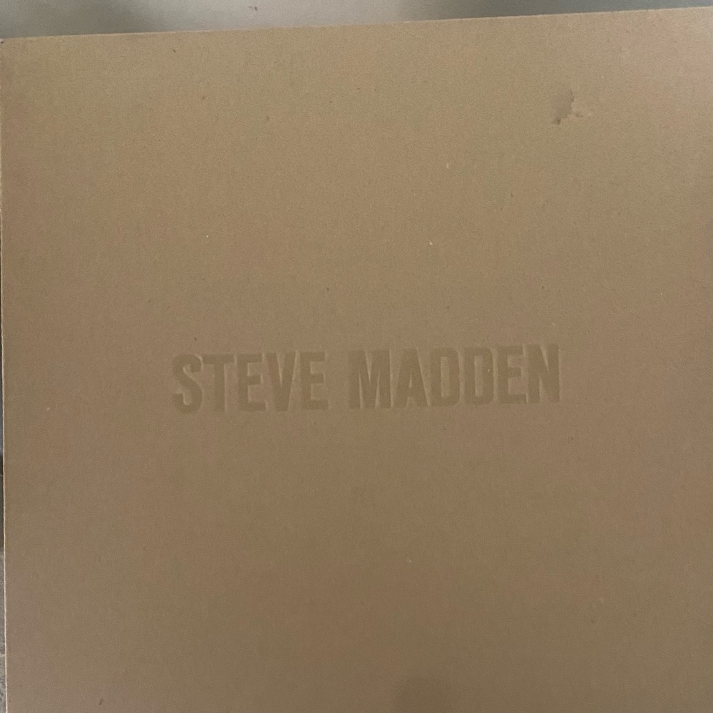 Steve Madden heel
